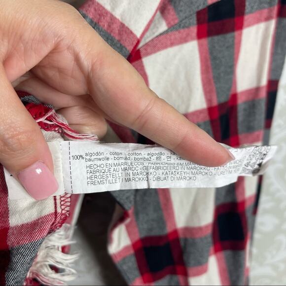 5/$30 Zara Flannel Plaid Crop Button Down Shirt M - Picture 4 of 4